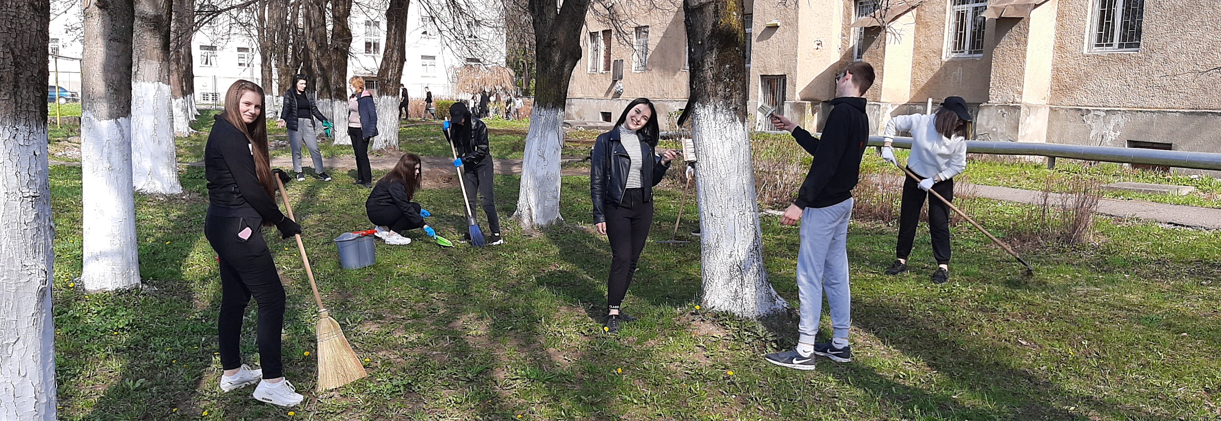 Чистота і порядок: студенти відділення правознавства дбають про благоустрій коледжу