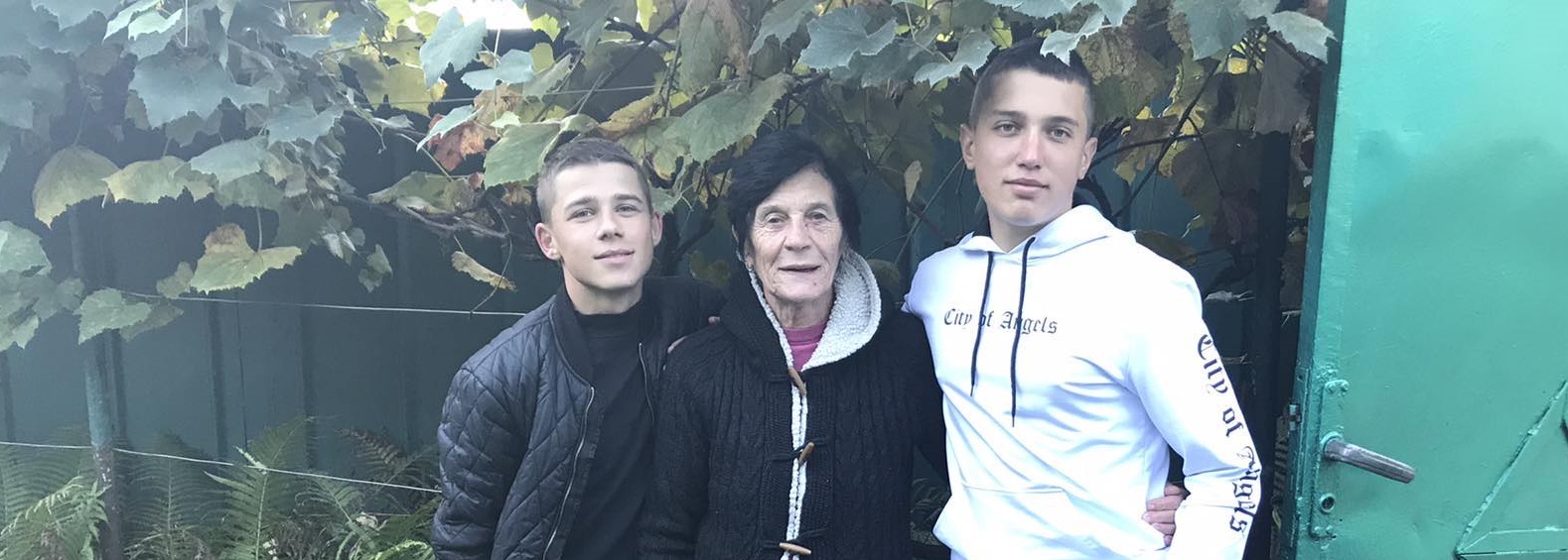 ВІТАННЯ ВЕТЕРАНІВ ПЕДАГОГІЧНОЇ ПРАЦІ