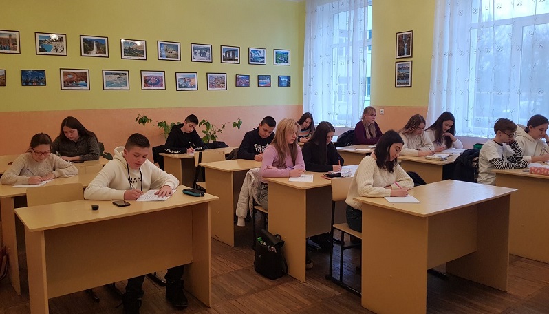 СТУДЕНТИ ЗНОВУ В НАВЧАЛЬНИХ АУДИТОРІЯХ!
