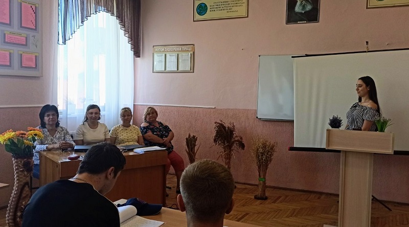 Логічним підсумком підготовки фахівця є захист курсової роботи