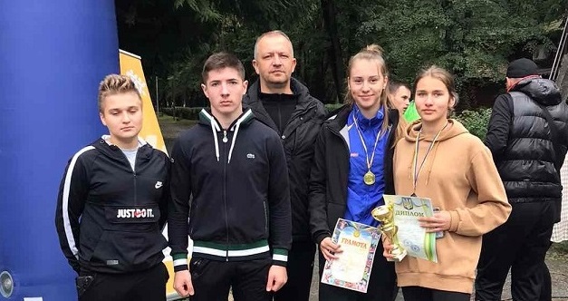 Знову перші 