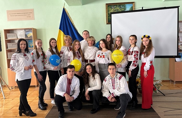 «Ми подолаєм тебе, враже, рідним словом…»
