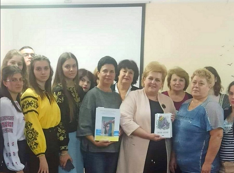 ПРЕЗЕНТАЦІЯ ЗБІРКИ АВТОРСЬКИХ ПОЕЗІЙ  «МОЯ НЕЗЛАМНА УКРАЇНА»