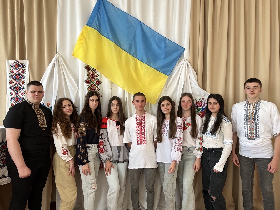 Вітаємо з Днем вишиванки, дорогі українці!