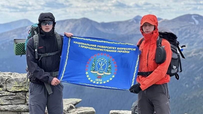 Студенти ветеринарного відділення підкорили гору Піп Іван